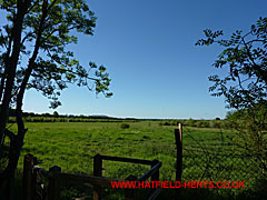 Entrance to Ellenbrook Fields from Coopers Green Lane