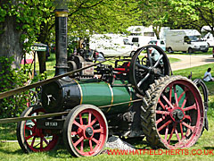 Apple green UR9369 traction engine in Hatfield Park