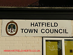 Hatfield Town Council sign on Kennelwood House
