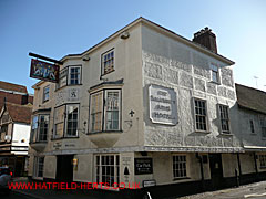 Salisbury Arms pub and hotel