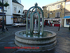 Confluence sculpture, Salisbury Square